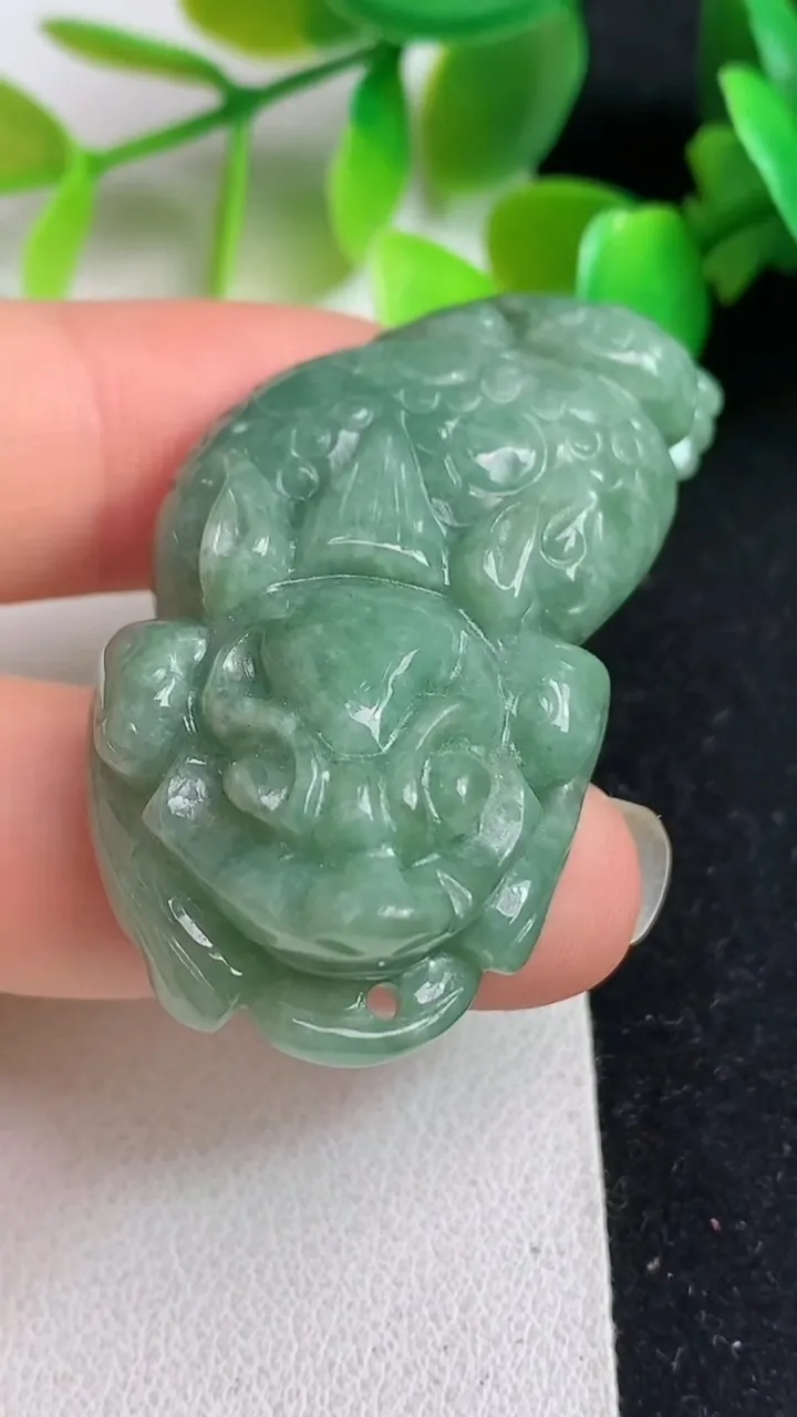 天然A货翡翠金蟾吊坠，尺寸48-25-12.4，重:26.35g
5月19日