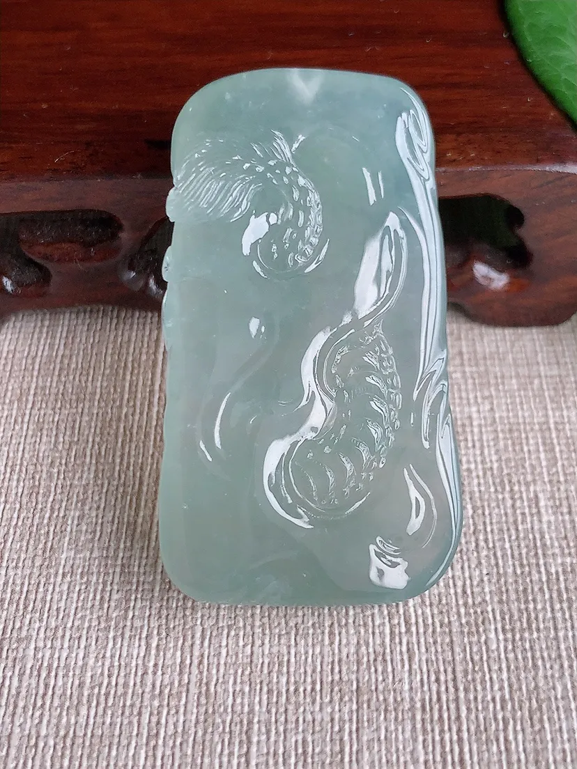 a货翡翠老坑冰种晴水龙牌吊坠  尺寸52.5×29.8×10.3mm 重量30.27g 0518
