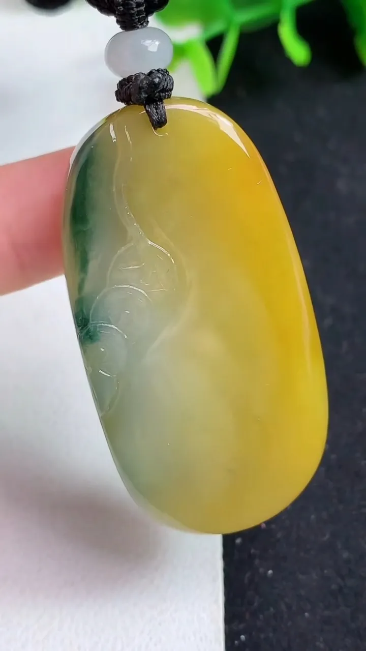 天然A货翡翠双彩财神爷吊坠，尺寸50.6-25.8-8.4，重量:31.46g
5月19日