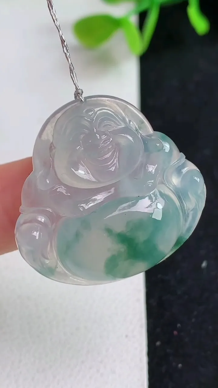 天然A货翡翠飘花佛公吊坠，尺寸28-29.4-5.8，重量:7.55g
5月19日