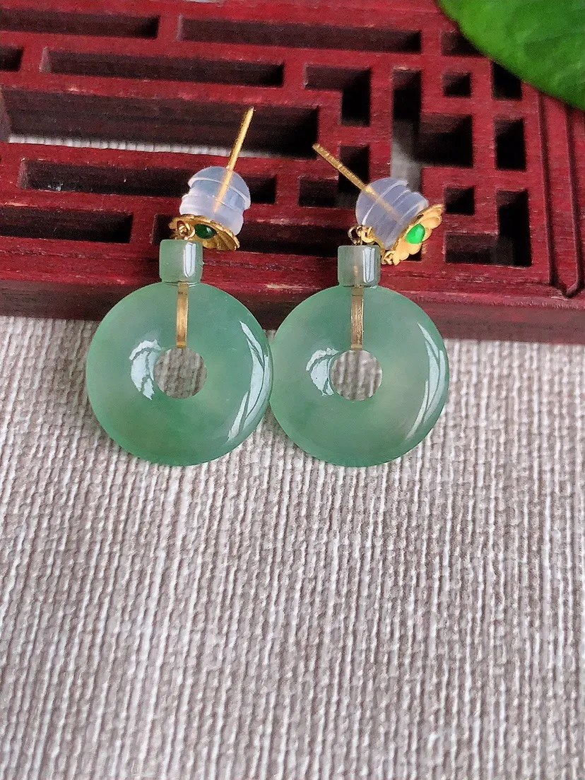 天然A货翡翠18K金镶嵌晴水平安环耳坠 尺寸14.4×2.4mm 重量2.56g 0518