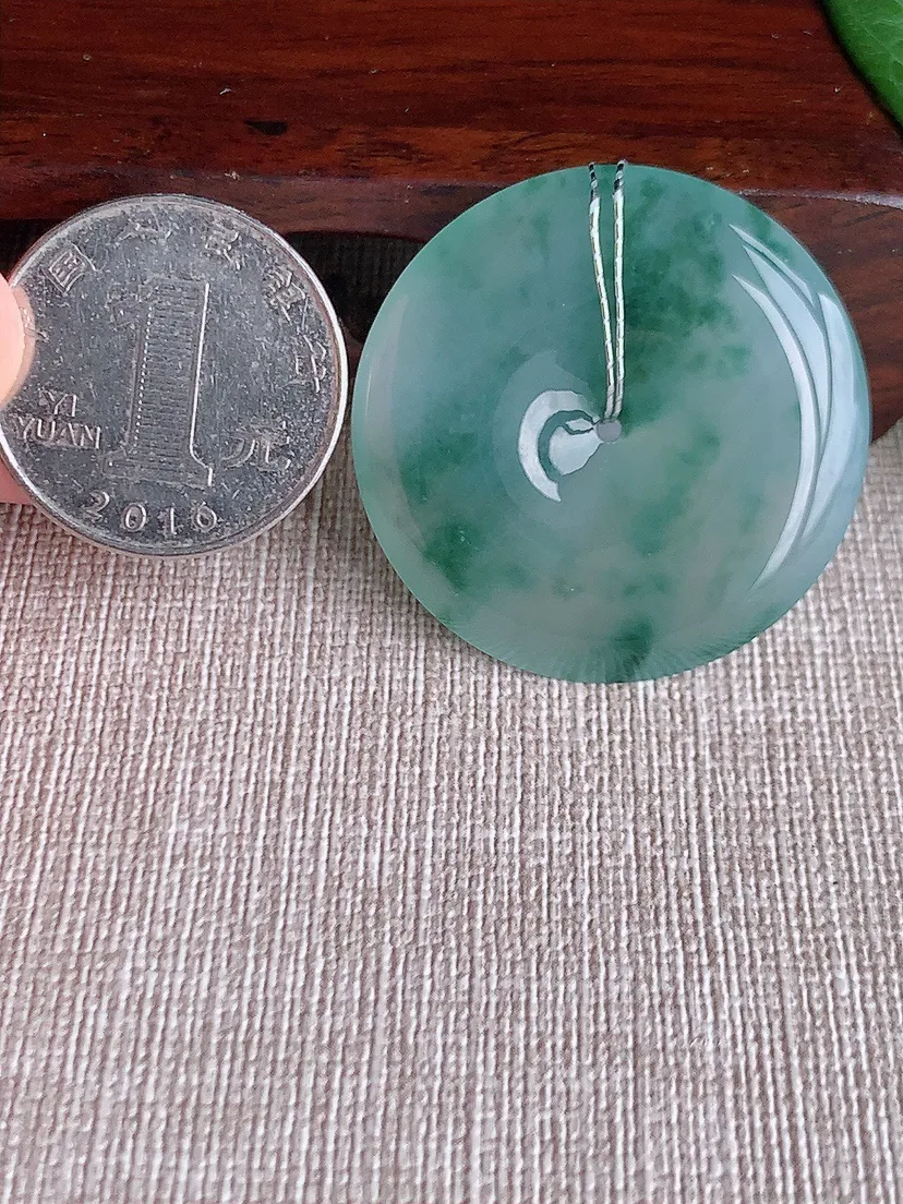 a货翡翠老坑冰种飘花大平安扣吊坠  尺寸35.7×6mm 重量15.76g 0518