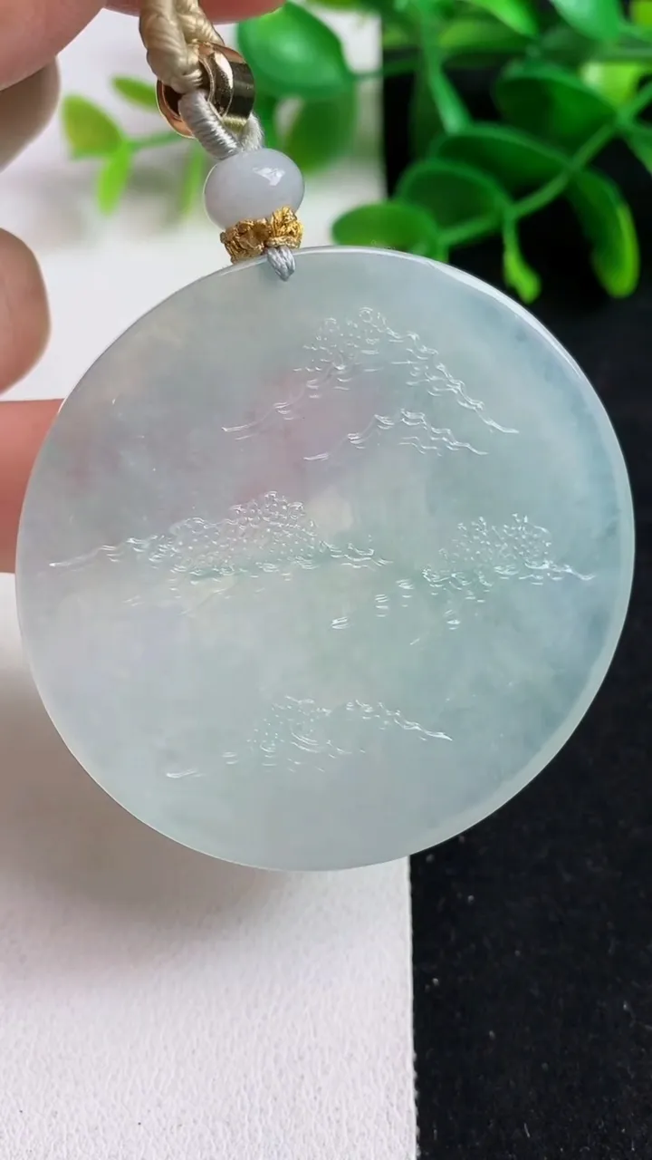 天然A货翡翠山水牌吊坠，尺寸51.7-4.5，重量:34.42g
5月19日
