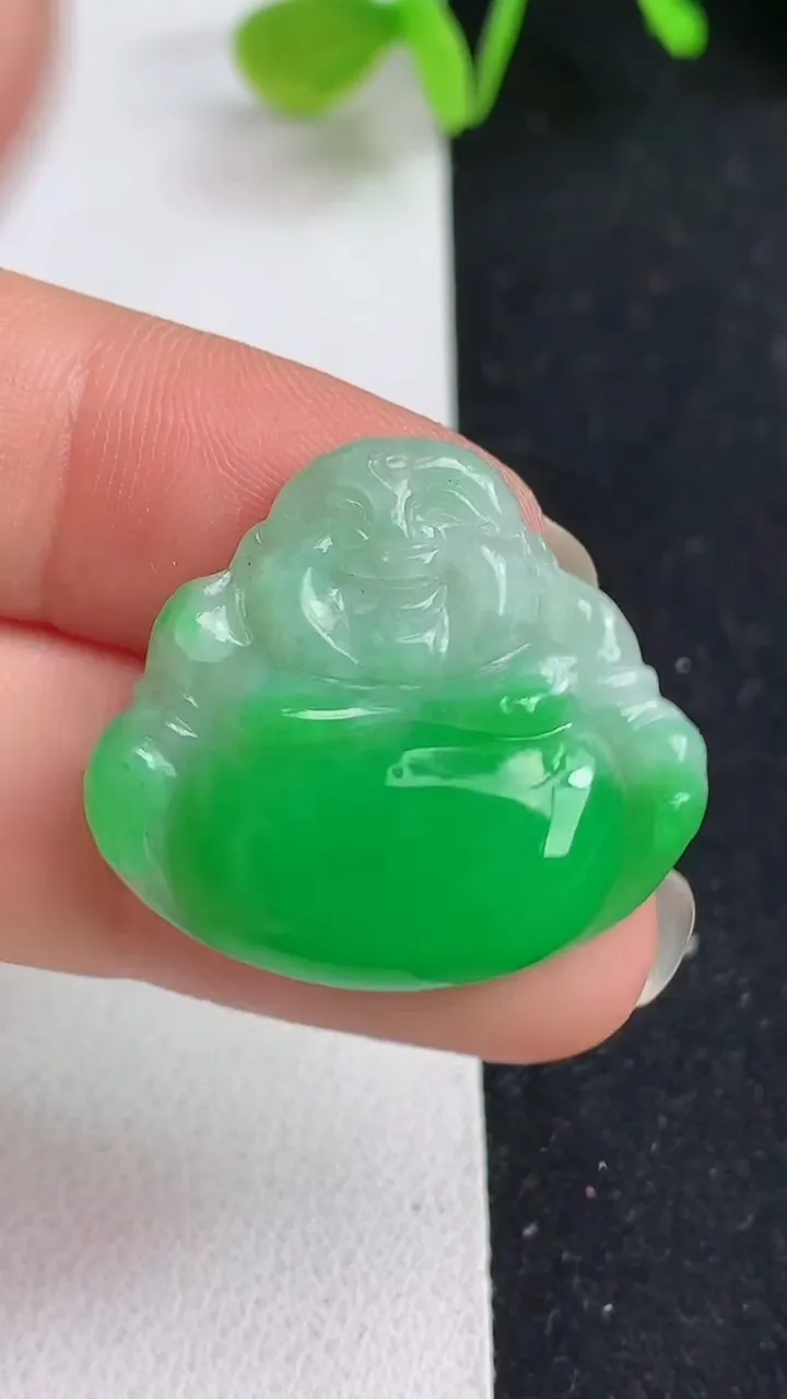 天然A货翡翠佛公吊坠，尺寸24-26.8-5，重量:4.60g
5月19日