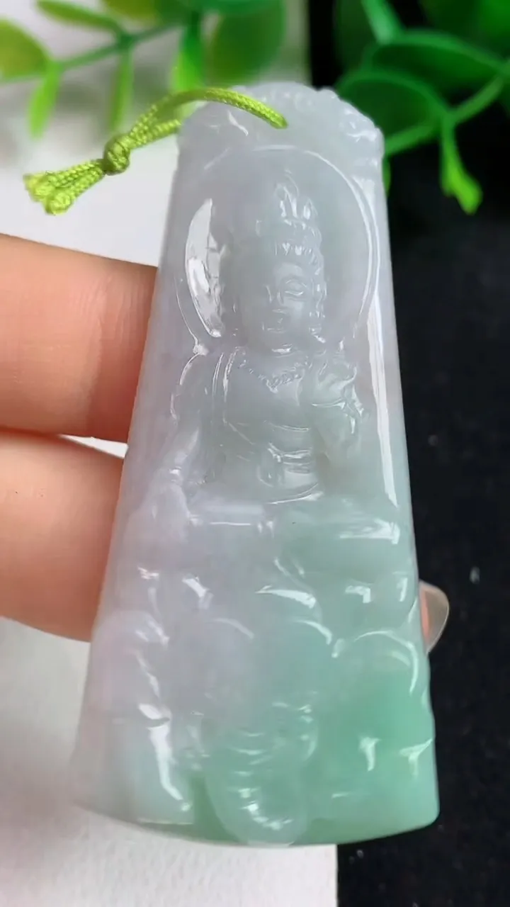 天然A货翡翠普贤菩萨吊坠，尺寸61.4-27-5.4，重量:18.18g
5月19日
