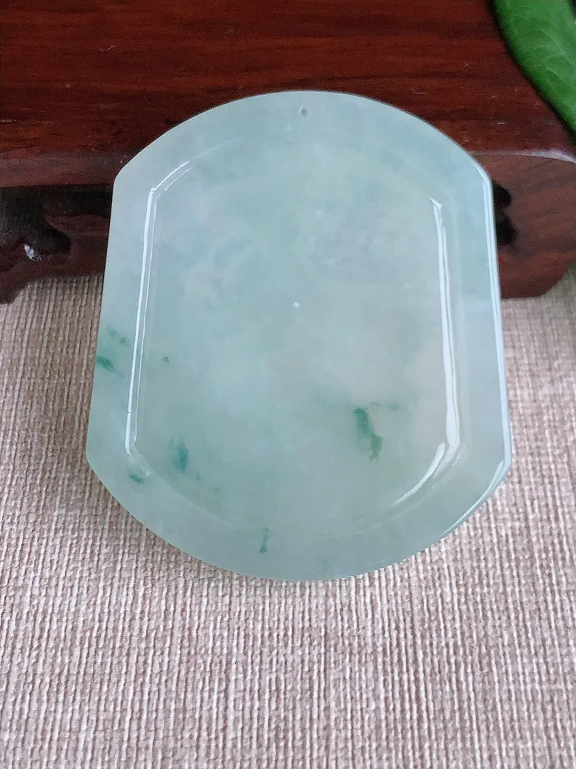 天然A货翡翠飘花生肖羊吊坠尺寸54×46×6m量30.36g 0518