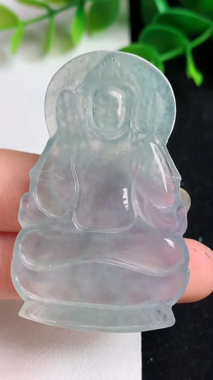 天然A货翡翠白冰虚空藏观音菩萨吊坠，尺寸53.4-33.6-5.2，重量:15.24g
5月19日