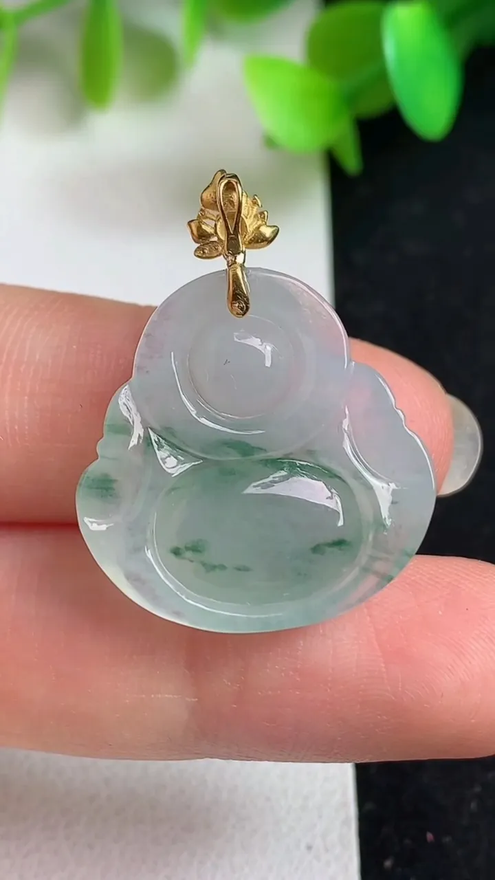 天然A货翡翠飘花佛公吊坠，尺寸22.3-22.3-5.5，重量:4.23g
5月20日