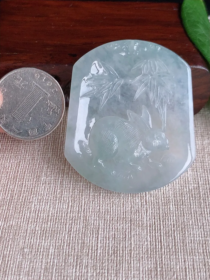 天然A货翡翠一刀切生肖兔吊坠尺寸51.5×43.5×5.3m量25.48g 0518
