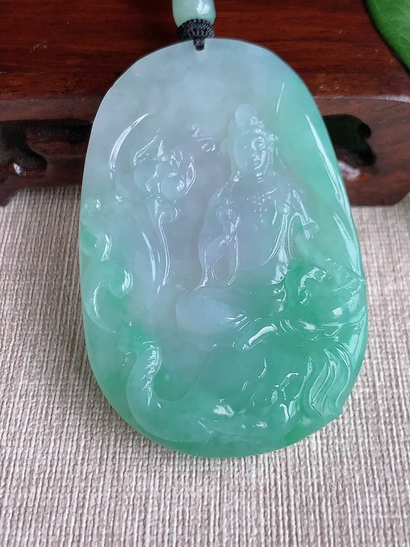 天然A货翡翠飘绿普贤菩萨吊坠尺寸63×41×8.7m量47.16g 0518