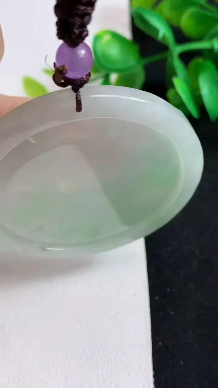 天然A货翡翠山水牌吊坠，尺寸54-6，重:34.39g
5月20日