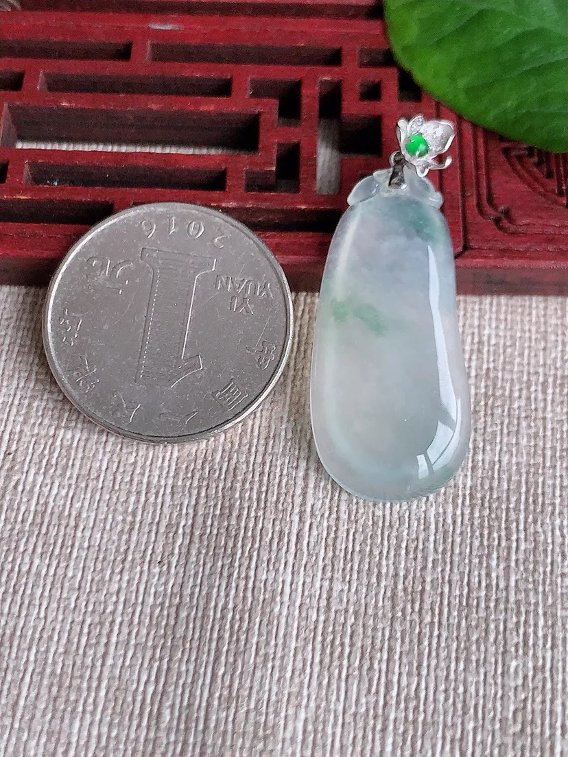 天然A货翡翠18K金扣头飘花福瓜吊坠尺寸34.4×15.7×5.2m量5.78g 0518