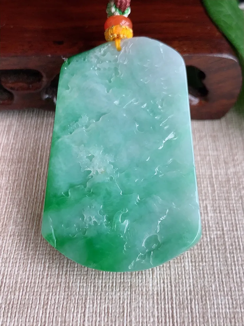 天然A货翡翠飘阳绿意境山水牌吊坠 尺寸54.2×36.2×12.7m量46.03g 0518