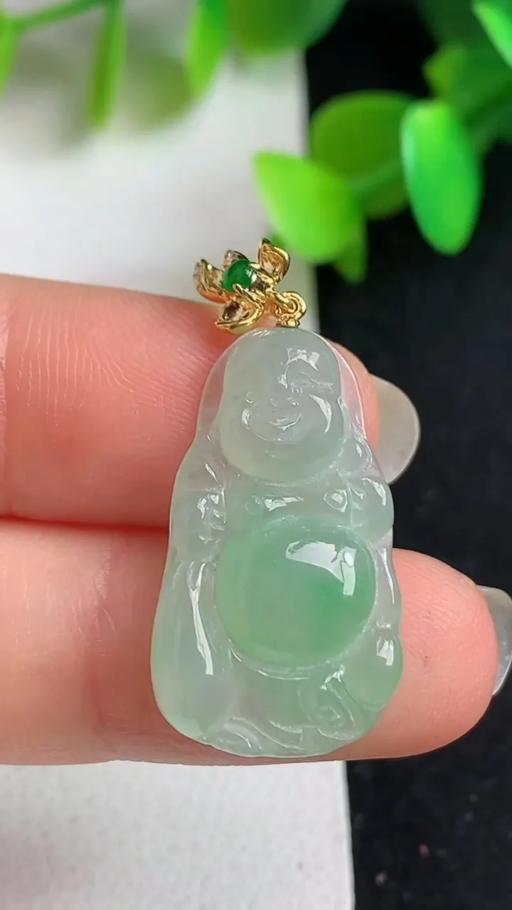 天然A货翡翠布袋佛吊坠，尺寸24.8-14.4-4.3，重量:3.10g
5月20日
