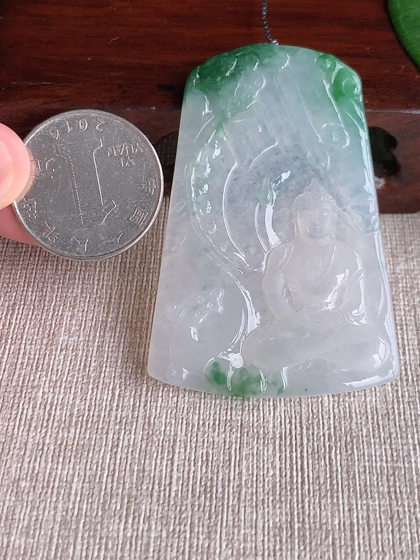 天然A货翡翠飘花大日如来吊坠尺寸58×39.6×4.7m量23.37g 0518