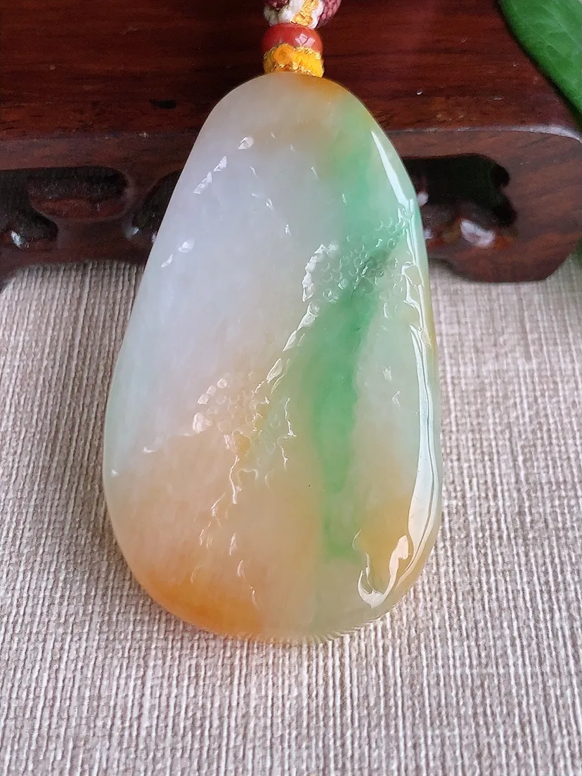 天然A货翡翠黄加绿双彩意境山水牌吊坠 尺寸58.7×34×8m量43.04g 0518