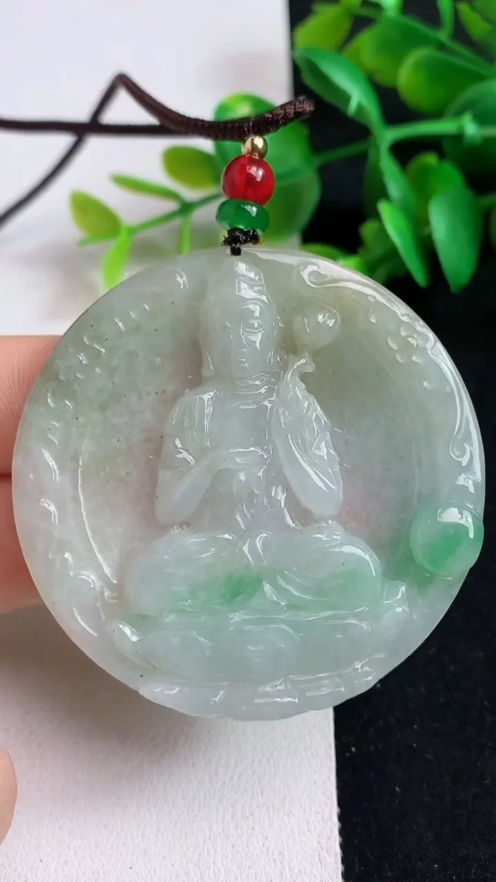 天然A货翡翠大势至观音菩萨吊坠，尺寸51.3-5.3，重:23.32g
5月20日
