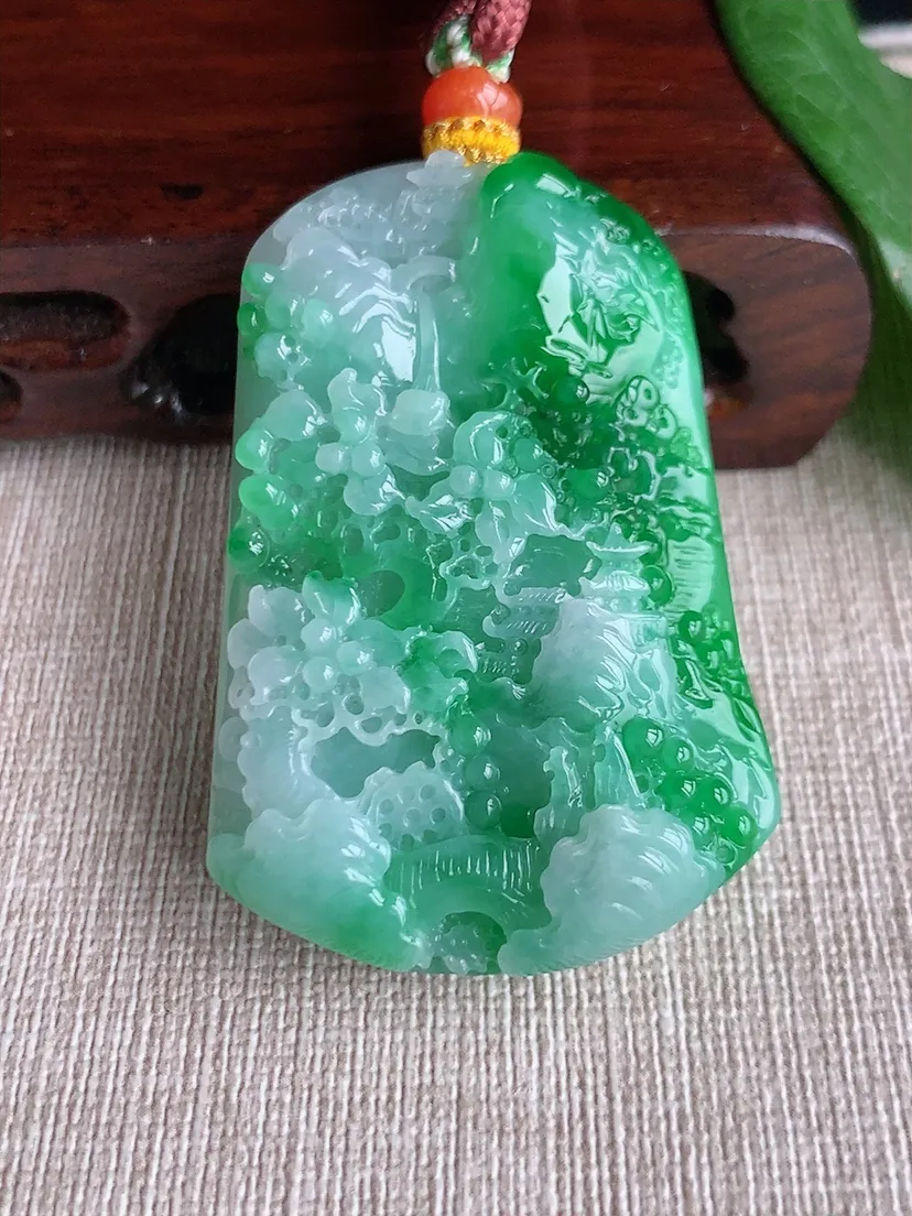 天然A货翡翠飘阳绿意境山水牌吊坠 尺寸54.2×36.2×12.7m量46.03g 0518