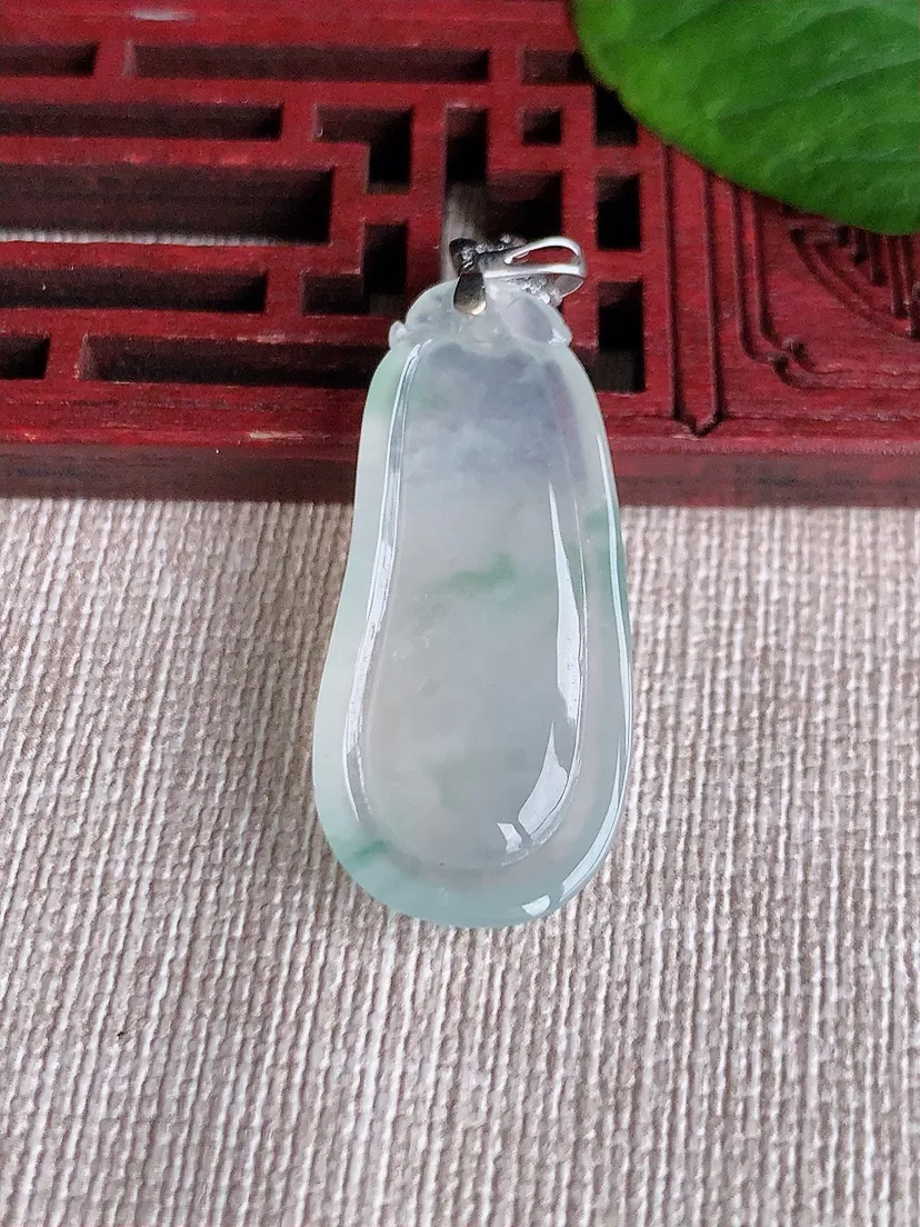 天然A货翡翠18K金扣头飘花福瓜吊坠尺寸34.4×15.7×5.2m量5.78g 0518