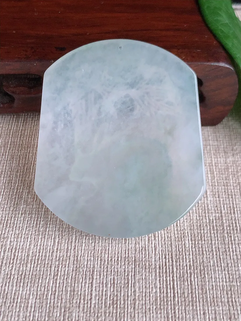 天然A货翡翠一刀切生肖兔吊坠尺寸51.5×43.5×5.3m量25.48g 0518