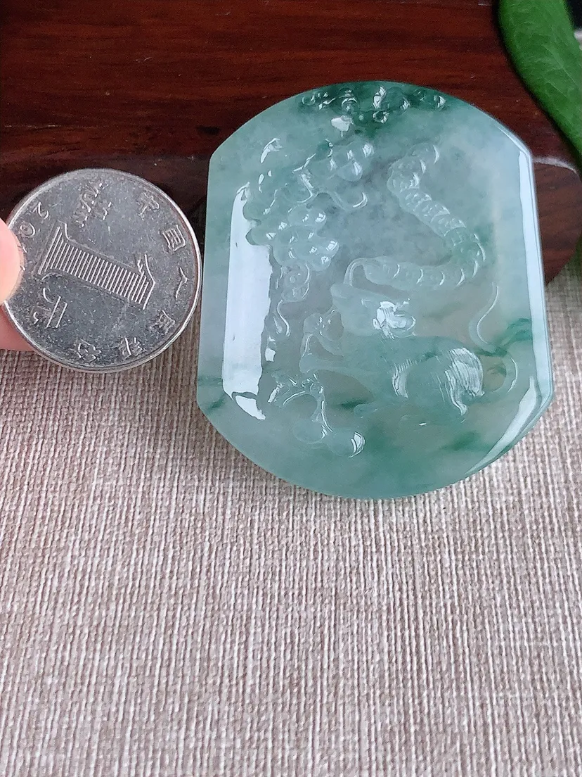 天然A货翡翠飘花生肖鼠吊坠尺寸51.5×43.8×6m量26.55g 0518
