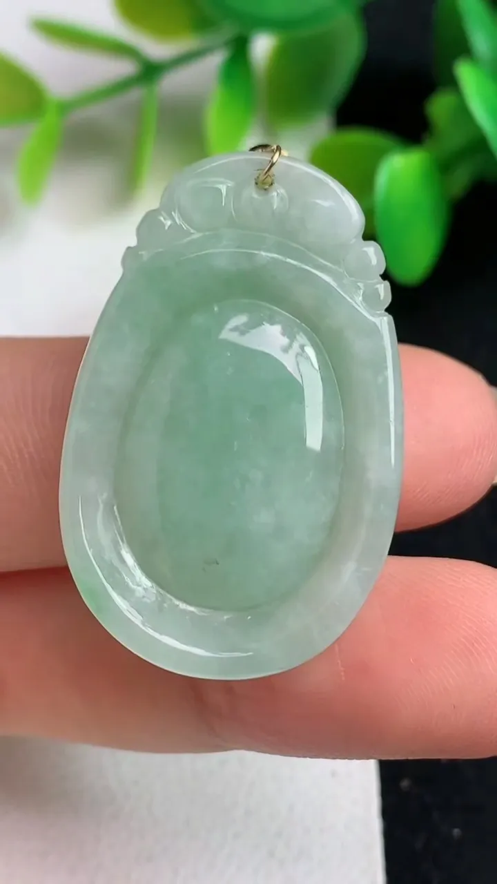 天然A货翡翠福贝吊坠，尺寸34.3-22.1-6.1，重:8.20g
5月20日