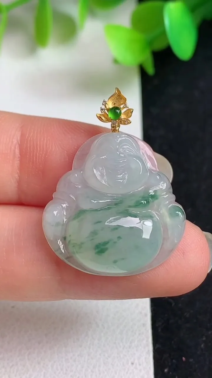天然A货翡翠飘花佛公吊坠，尺寸22.3-22.3-5.5，重量:4.23g
5月20日
