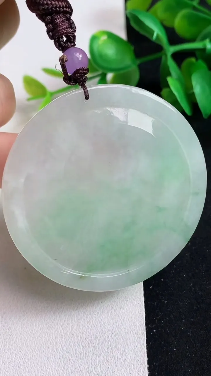 天然A货翡翠山水牌吊坠，尺寸54-6，重:34.39g
5月20日