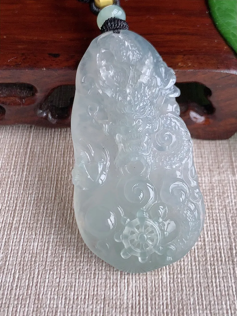 天然A货翡翠白月光龙牌吊坠尺寸56.5×29×9.8m量59.44g 0518