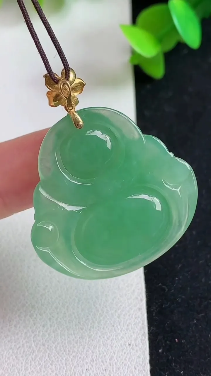 天然A货翡翠佛公吊坠，尺寸28.6-30.4-7.2，重量:9.42g
5月21日