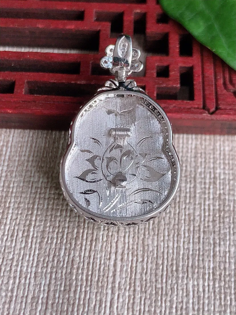 天然A货翡翠18K金伴满绿葫芦吊坠尺寸32.8×19.4×9.3裸石20.5×17m量7.23g 0