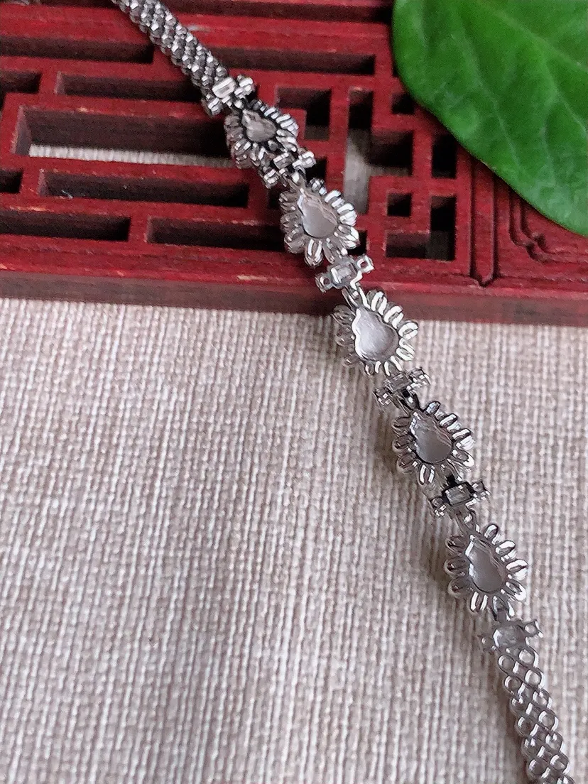 天然A货翡翠冰种18K金伴钻镶嵌阳绿葫芦手链 尺寸6×4.6×4.7mm 重量8.70g 0518