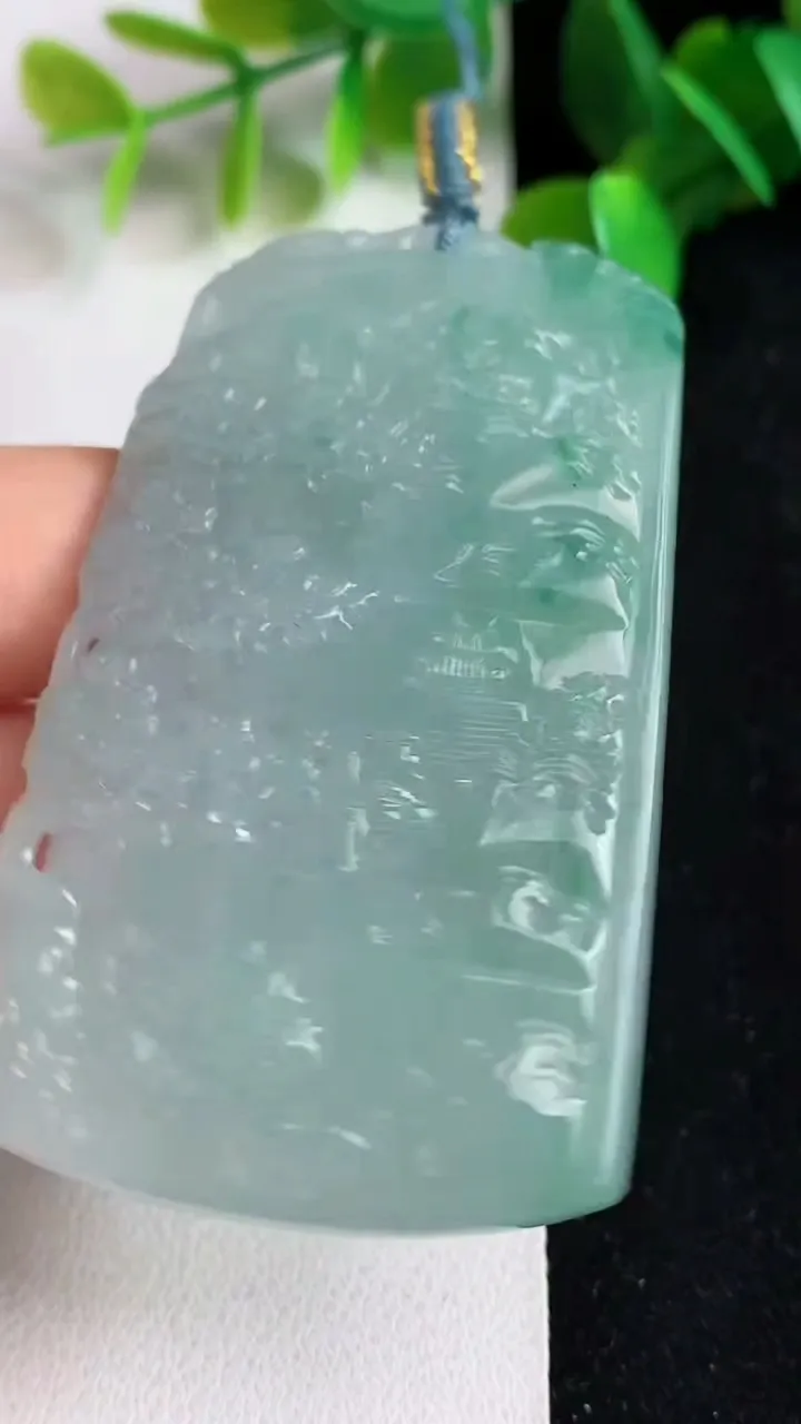 天然A货翡翠山水牌吊坠，尺寸63.2-37-4.8，重量:27.78g
5月21日