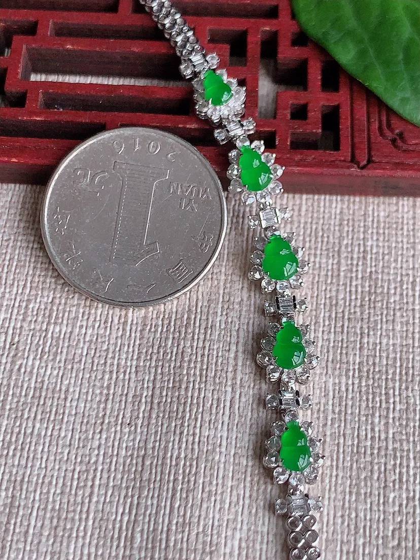 天然A货翡翠冰种18K金伴钻镶嵌阳绿葫芦手链 尺寸6×4.6×4.7mm 重量8.70g 0518