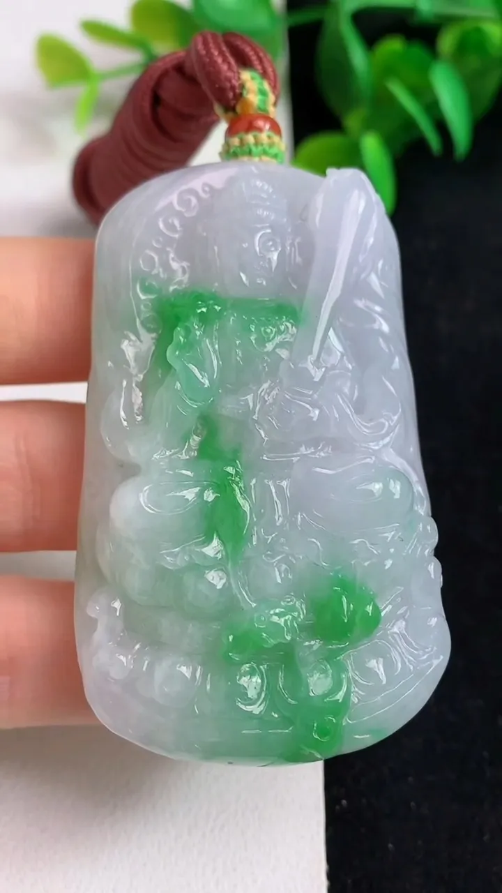 天然A货翡翠虚空藏观音菩萨吊坠，尺寸60-36.3-12.3，重量:65.37g
5月21日