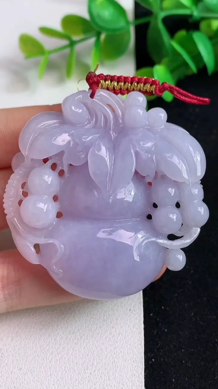 天然A货翡翠紫罗兰葫芦吊坠，尺寸53-51-12.5，重量:50.92g
5月21日