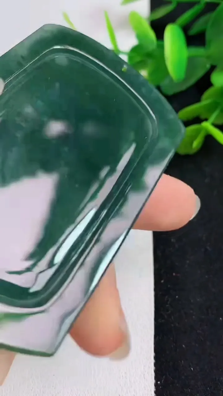 天然A货翡翠蓝水生肖虎吊坠，尺寸69.1-45.8-6.4，重:39.57g
5月21日