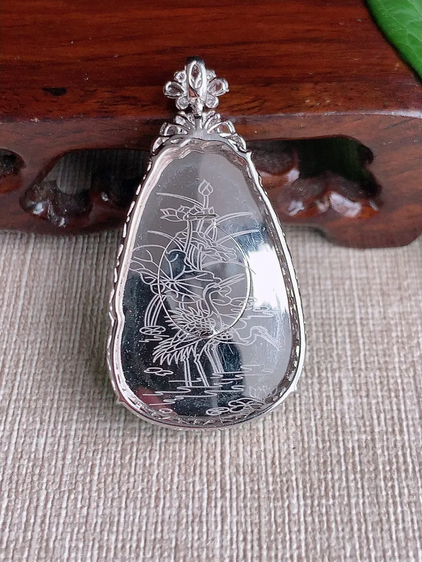 天然A货翡翠18K金伴甜绿如意吊坠尺寸47.7×35×23.8×7.7m量12.58g 0518