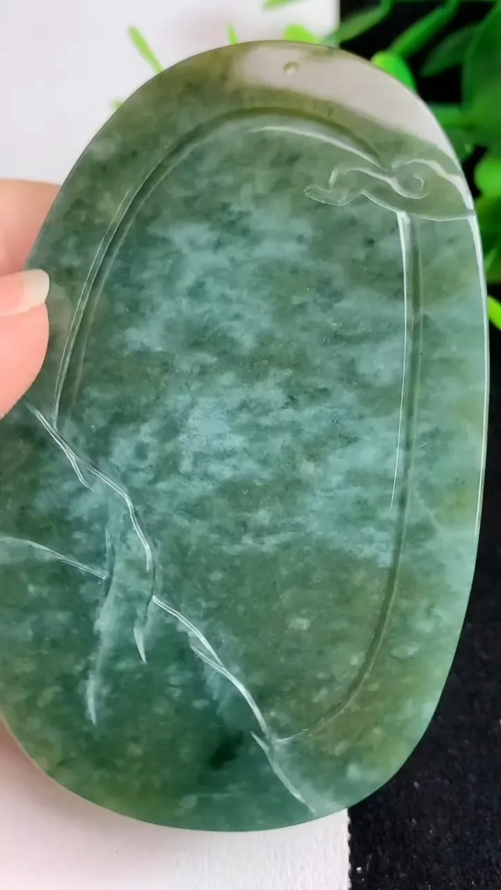 天然A货翡翠蓝水双彩山水牌吊坠，尺寸77.8-50-12，重:84.47g
5月21日