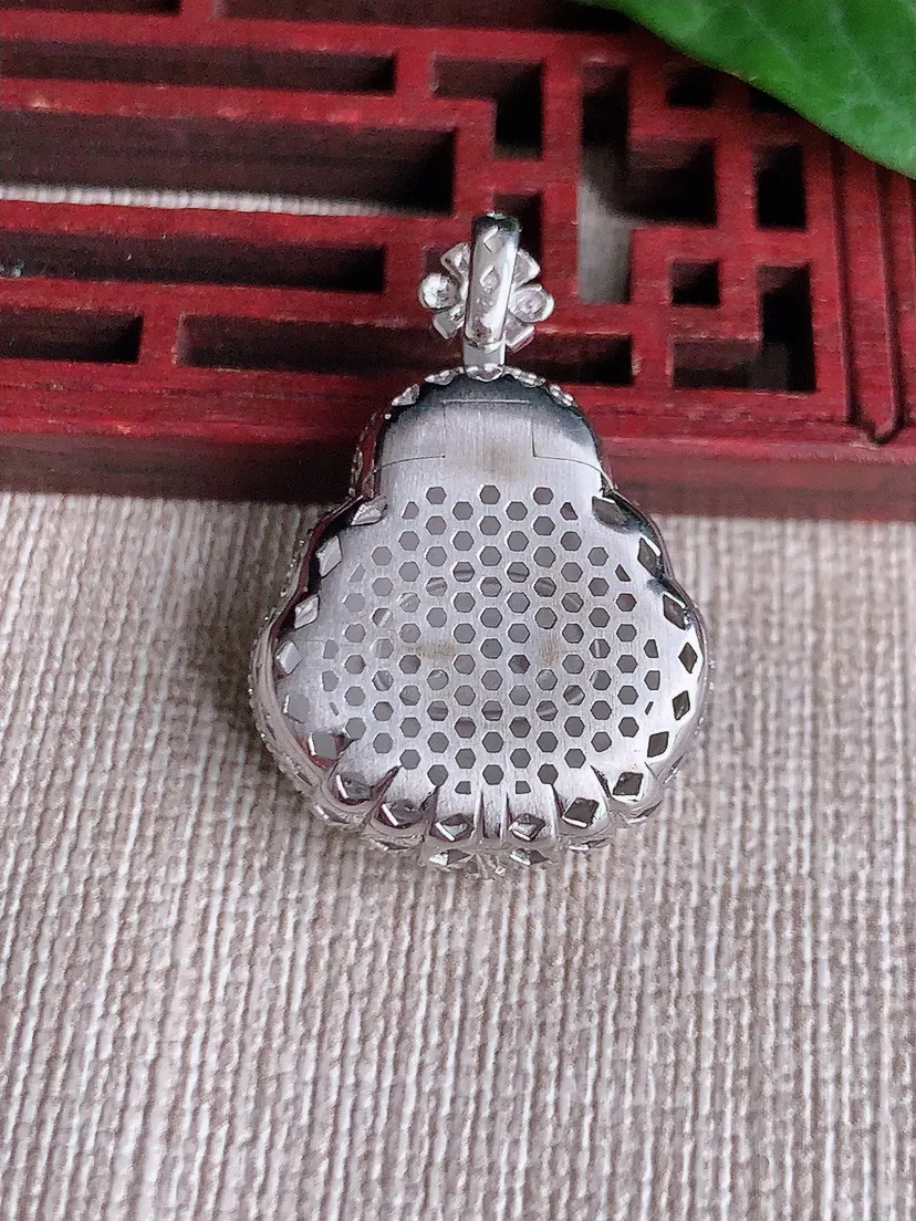 天然A货翡翠18K金伴满绿佛公吊坠尺寸30×20.7×8.7裸石18×19m量6.05g 0518