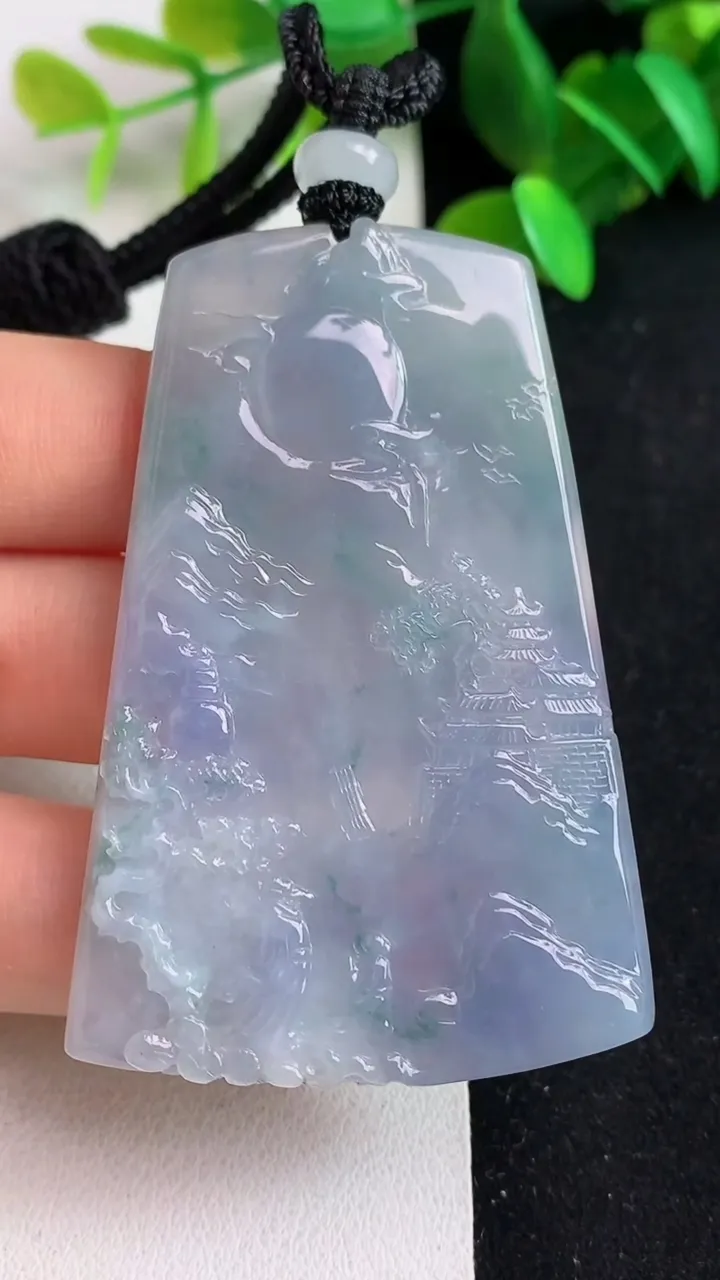 天然A货翡翠紫罗兰 飘花山水牌吊坠，尺寸59.6-39.2-5.4，重量:34.80g
5月21日