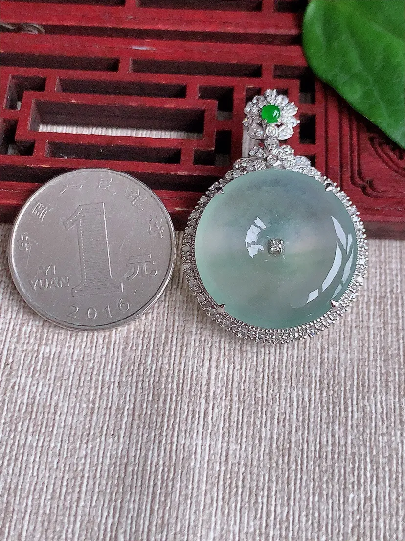 天然A货翡翠18K金伴晴水平安扣吊坠尺寸38×26.7×9.3裸石23m量8.45g 0518