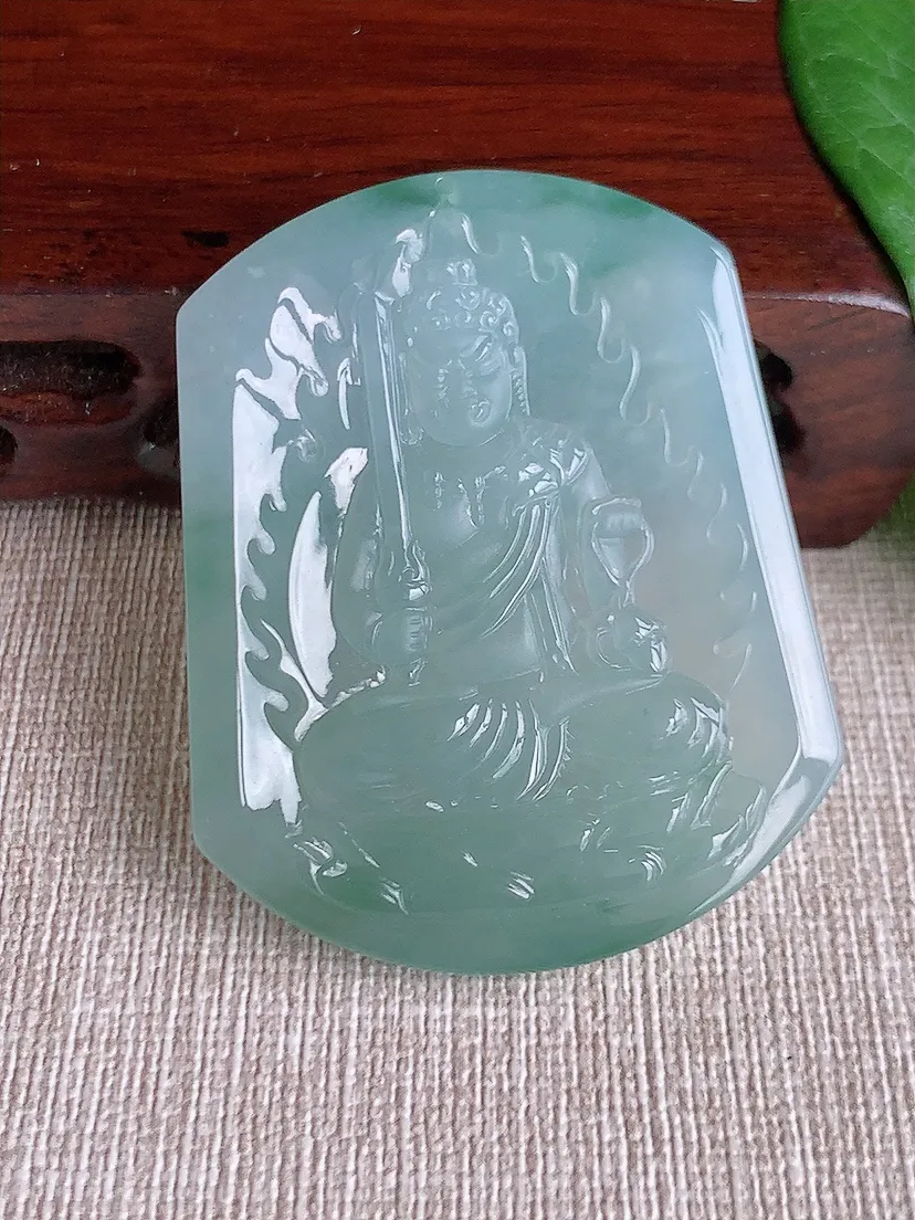 a货翡翠老坑冰种一刀切飘花不动明王吊坠  尺寸51×41×5.5mm 重量24.96g 0520