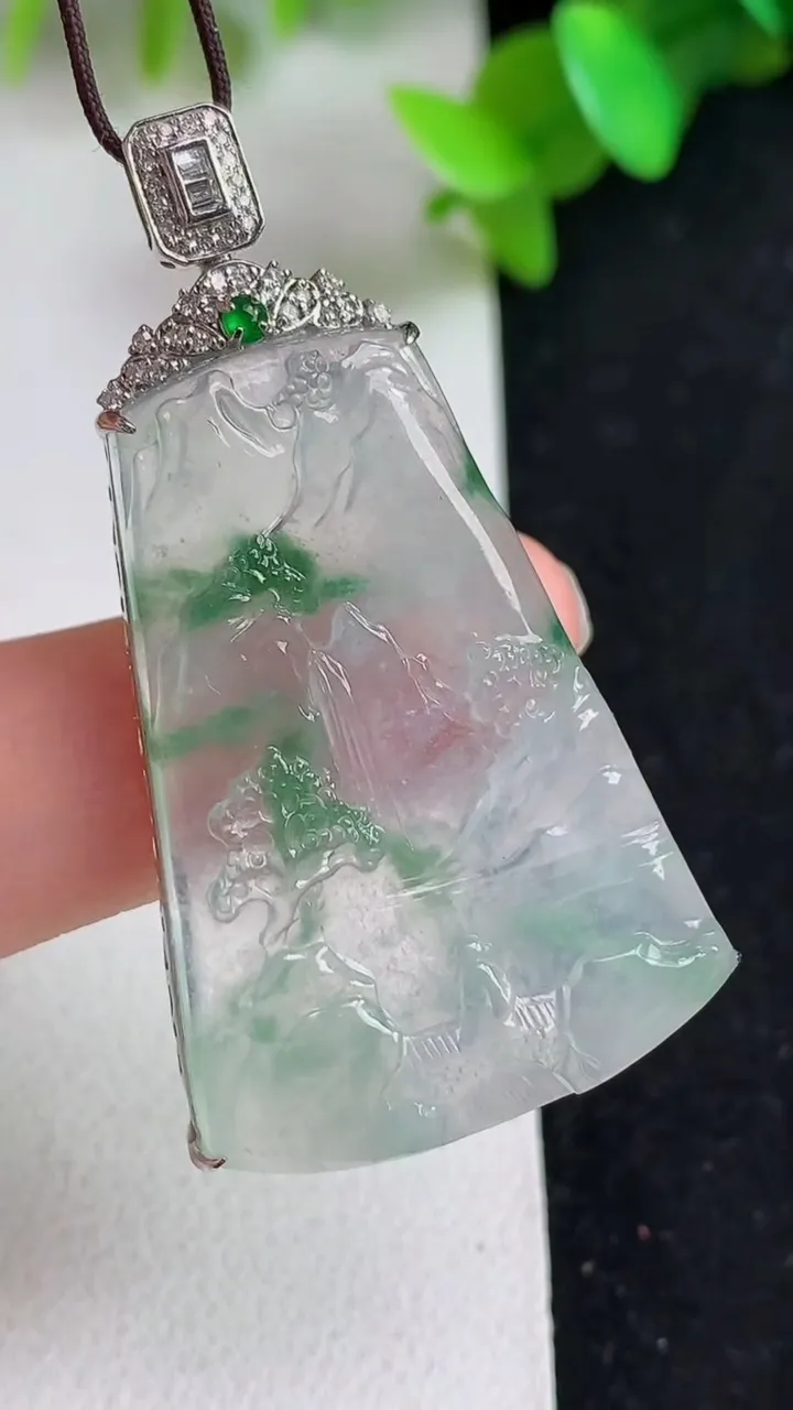 天然A货翡翠山水牌吊坠，尺寸36.8-25.4-7.2，重量:10.91g
5月21日