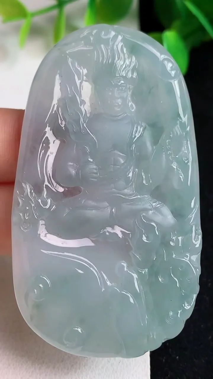 天然A货翡翠不动明王吊坠，尺寸66.2-37.8-5.3，重量:29.52g
5月21日