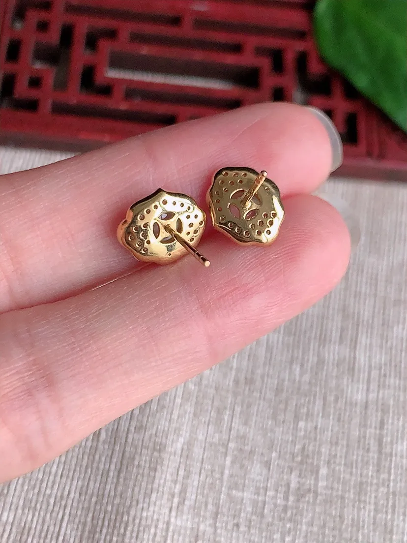 天然A货翡翠18K金伴钻镶嵌白月光蛋面耳钉 尺寸4mm 重量2.00g 0518