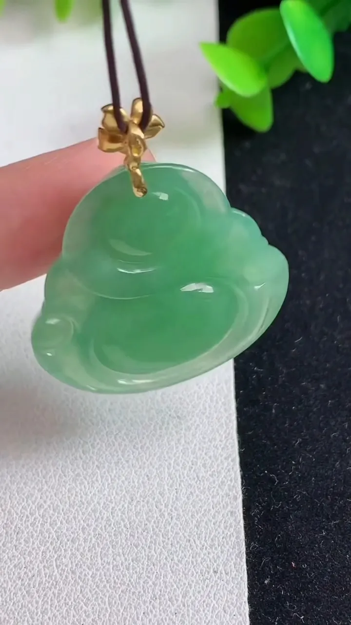 天然A货翡翠佛公吊坠，尺寸28.6-30.4-7.2，重量:9.42g
5月21日