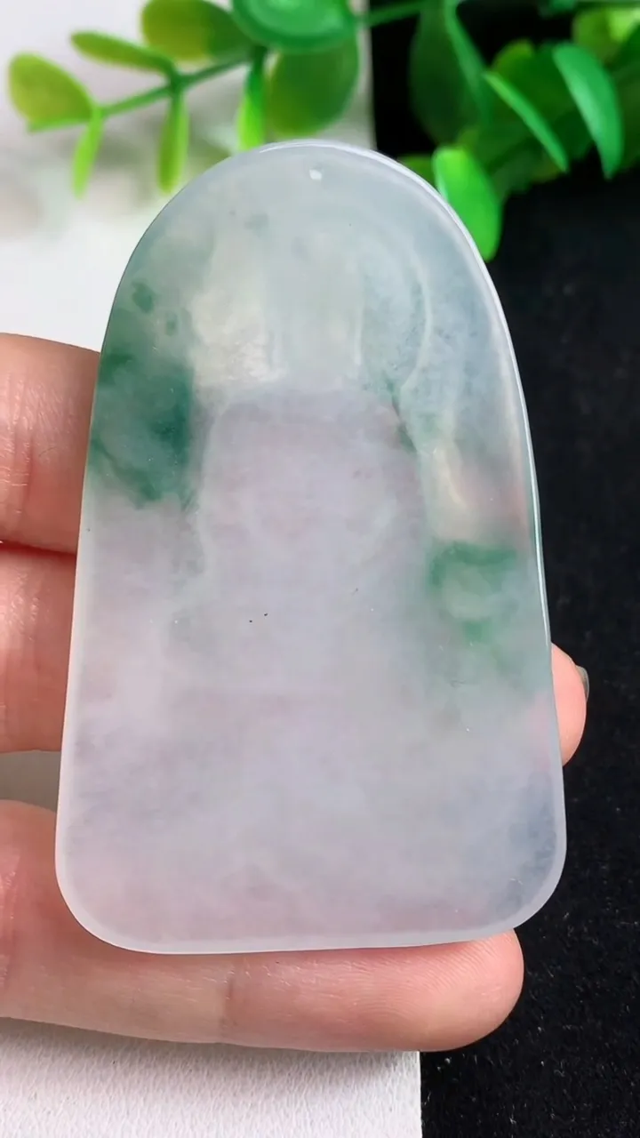 天然A货翡翠飘花祥龙大日如来吊坠，尺寸61.3-38.5-5，重量:28.23g
5月21日
