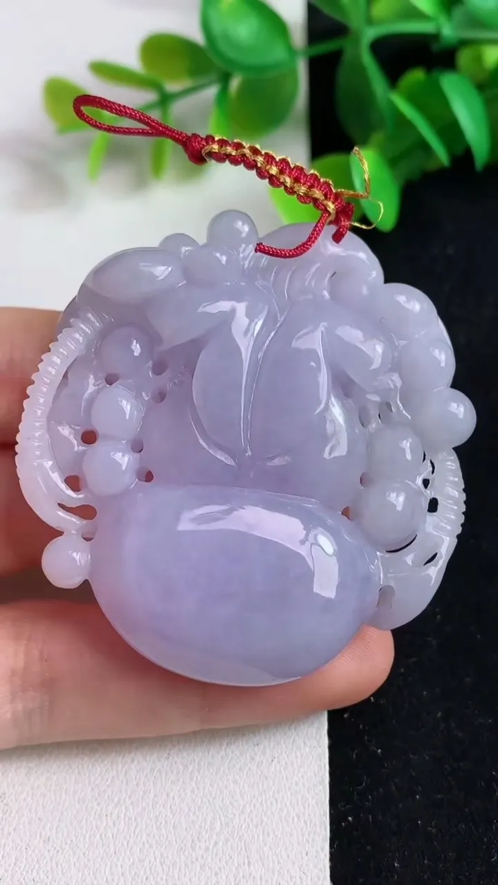 天然A货翡翠紫罗兰葫芦吊坠，尺寸53-51-12.5，重量:50.92g
5月21日