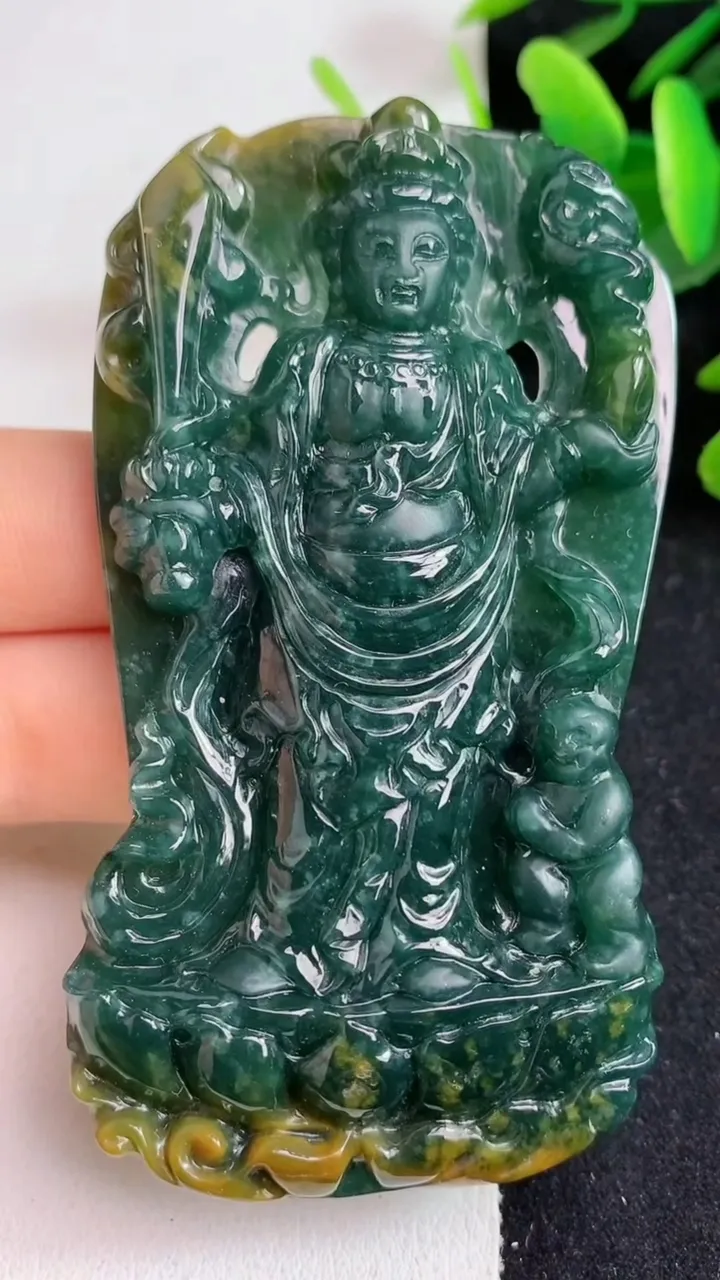 天然A货翡翠蓝水双彩虚空藏观音菩萨吊坠，尺寸80-43-9.3，重:64.21g
5月22日